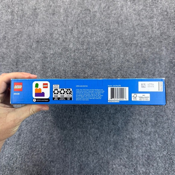 LEGO City Sailboat Set 60438 5+ 102 PCS‎ Building Toy Retired - Picture 6 of 6